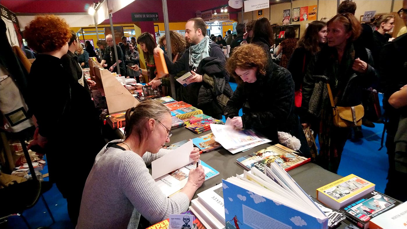 Sussi Bech signerer Nofret Nefriti i Nouveau Monde pavillionen på tegneseriefestivalen Angoulême januar 2019
